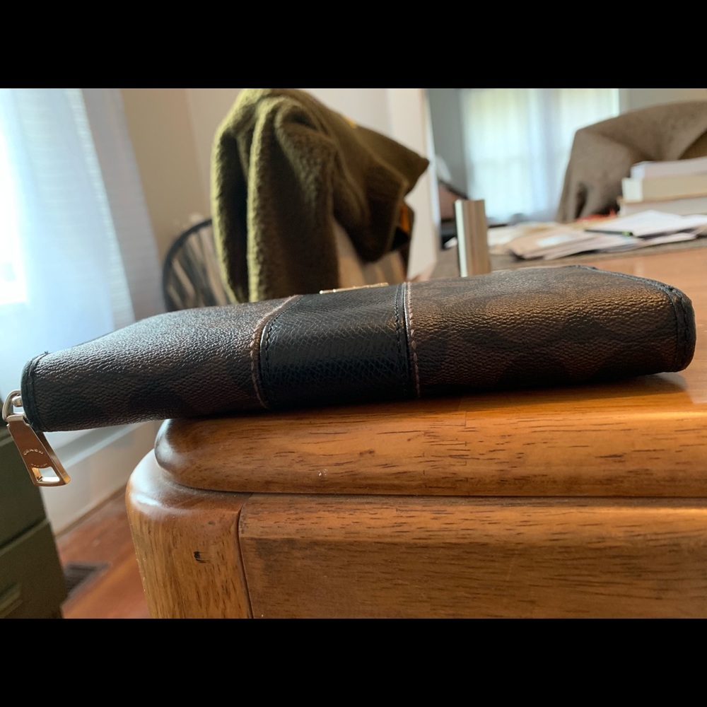 Coach Wallet - Picture 5 of 8